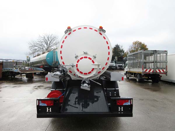  REF 35 - 2023 MAN 2200 gallon vacuum tanker for sale
